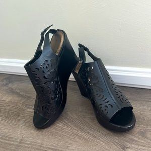 Tahari Wedges
